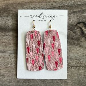 New Valentines Dangle Earrings ❤️